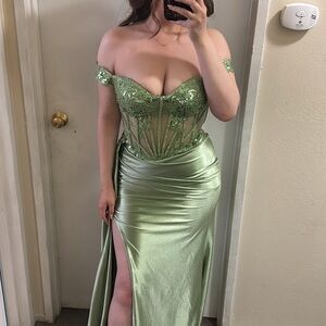Elegant Green Off-Shoulder Dress
